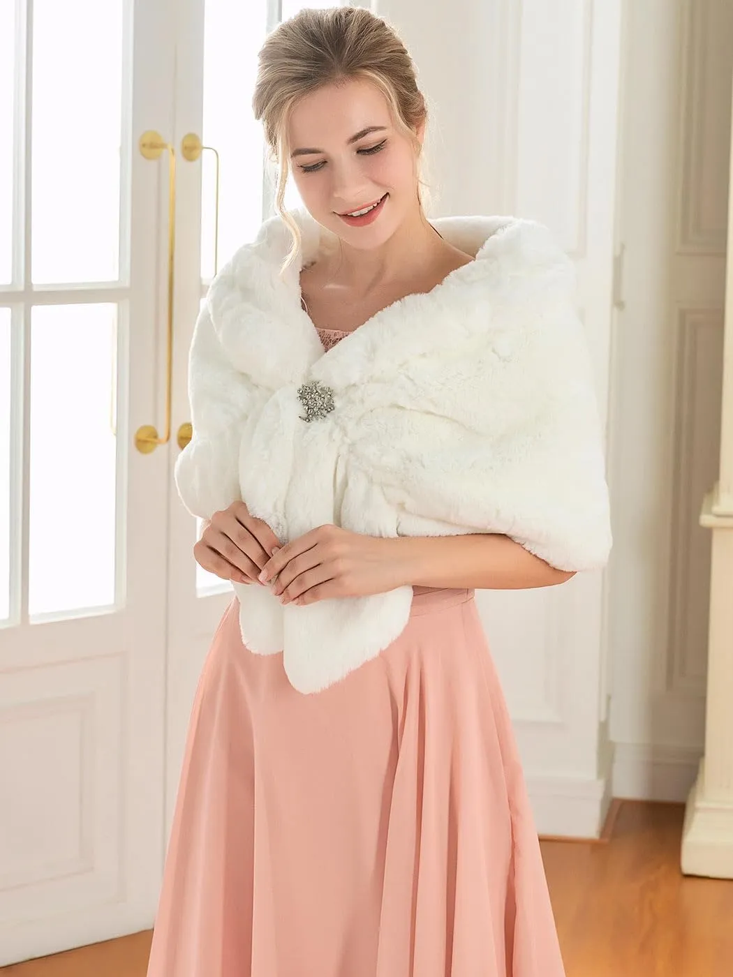GORAIS Women's Wedding Faux Fur Shawls and Wraps Bridal Fur Scarf Stoles with Brooch for Bride and Bridesmaids