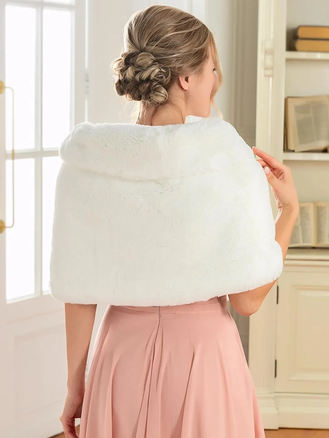 GORAIS Women's Wedding Faux Fur Shawls and Wraps Bridal Fur Scarf Stoles with Brooch for Bride and Bridesmaids