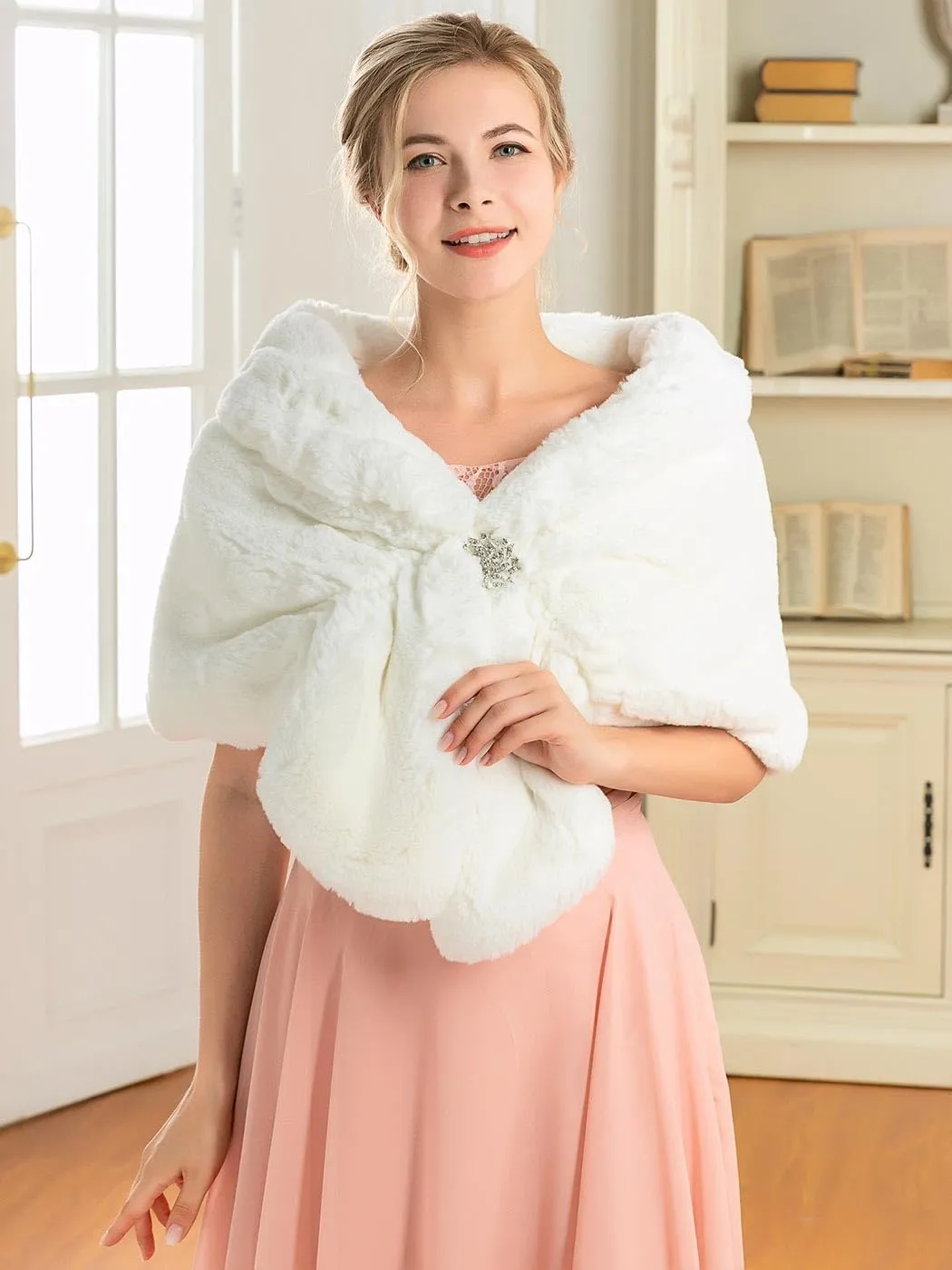 GORAIS Women's Wedding Faux Fur Shawls and Wraps Bridal Fur Scarf Stoles with Brooch for Bride and Bridesmaids